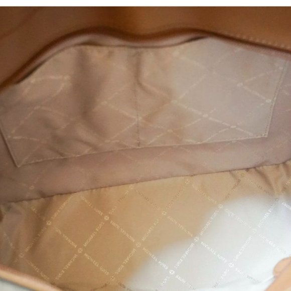 Michael Kors Jet Set Travel Large X Chained Tote Shoulder Bag MK Vanilla - Picture 7 of 9